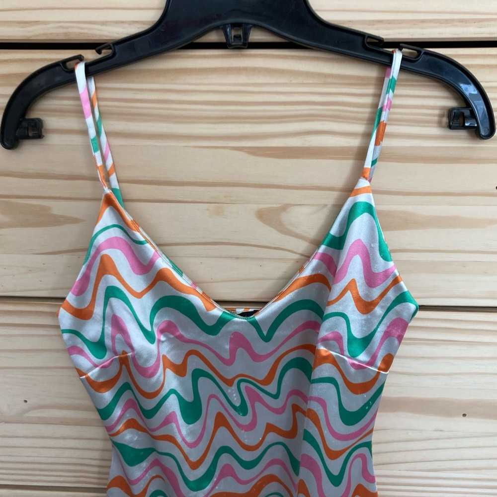 Size M - Picture 3 of 3